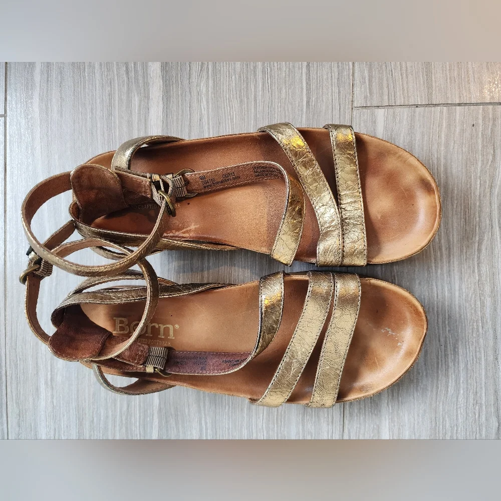 BORN sandals pre-loved - Picture 3 of 6